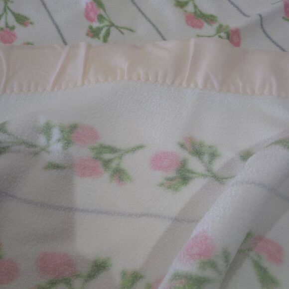 Vintage 80s White Pink Roses Floral Blanket Satin Edge Double Full Size - Picture 5 of 5